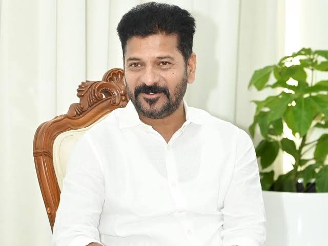  రేవంత్ రెడ్డితో బీఆర్ఎస్ ఎమ్మెల్సీ భేటీ