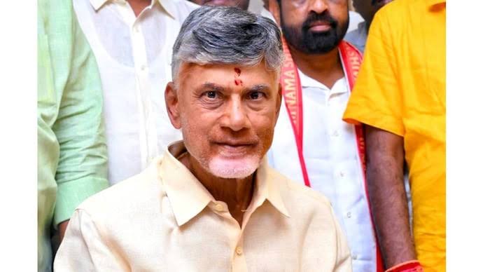  బెస్ట్ CM గా చంద్రబాబు