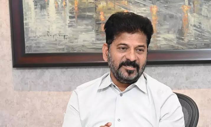  రేవంత్ రెడ్డికి షాకిచ్చిన దుబాయి పోలీసులు..!