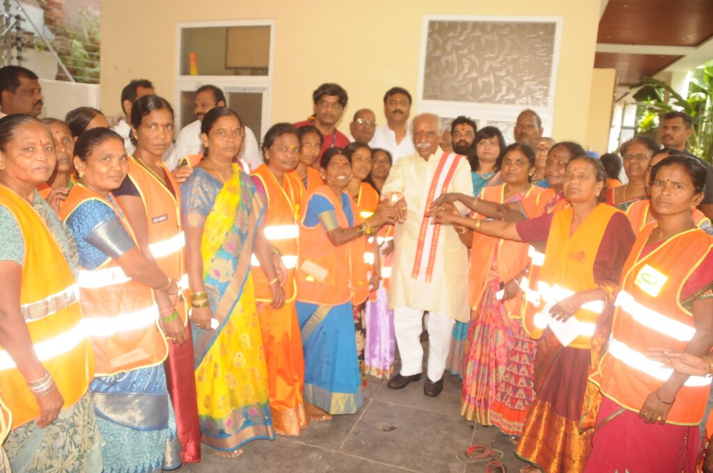 Rakhi celebrations held at Bandaru Dattatreya's residence..!